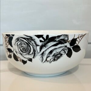 Eaton Dining Skull and Roses with Gold Trim. Pattern: Eateat14  Soup/Cereal Bowl